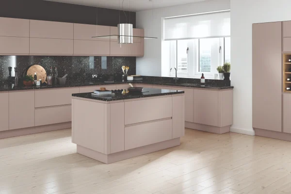 Lucente handleless kitchen in Matt Cashmere, fitted room view (alternative view)