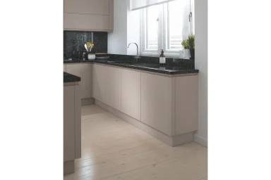 Lucente handleless kitchen in Matt Cashmere, fitted room view (alternative view)