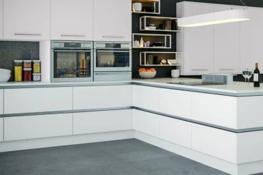 Venice kitchen in Matt White, fitted room view (alternative view)