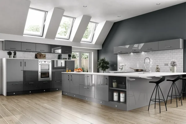kitchen-door-vivo-gloss-slab-dust-grey-main-1 Vivo slab kitchen in Gloss Dust Grey, fitted room view