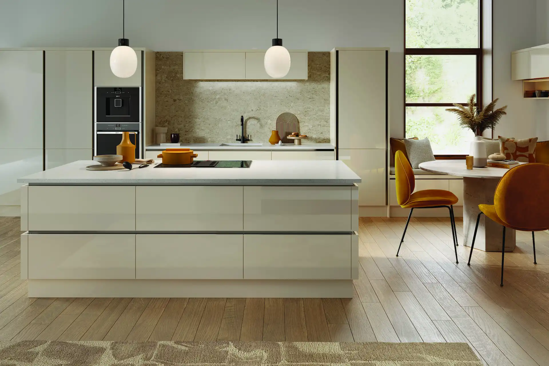 kitchen-door-venice-gloss-cream-main-2 Venice kitchen in Gloss Cream, fitted room view (alternative view)