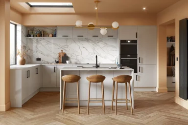 Zur kitchen in Gloss Light Grey, fitted room view (alternative view)