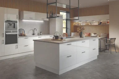 Zur kitchen in Gloss White, fitted room view