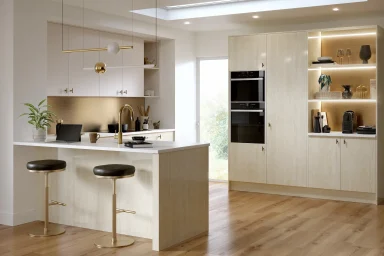 Zur kitchen in Ultragloss Trevi, fitted room view