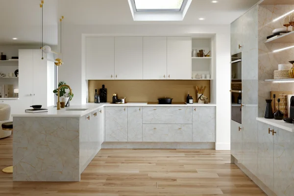 kitchen-door-zur-ultragloss-porcelain-gold-light-main-1 Zur kitchen in Ultragloss Porcelain Gold Light, fitted room view