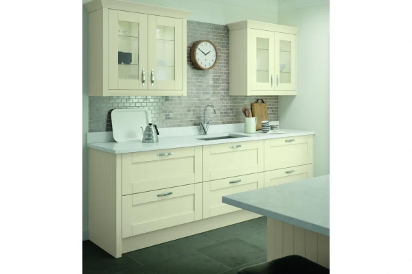 Cambridge kitchen in Ivory, fitted room view