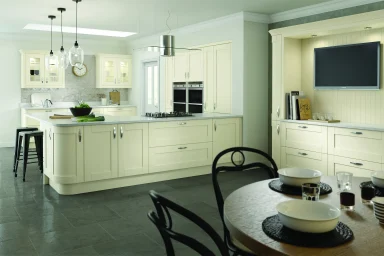 Cambridge kitchen in Ivory, fitted room view (alternative view)
