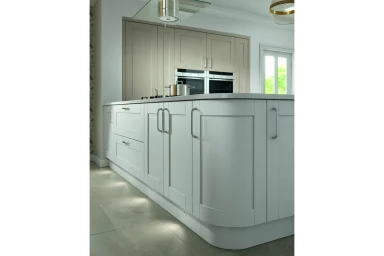 Cambridge kitchen in Light Grey, fitted room view (alternative view)