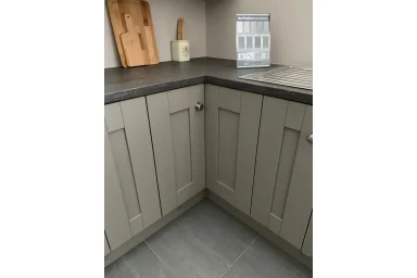 Click Buckingham kitchen in Stone Grey, fitted room view