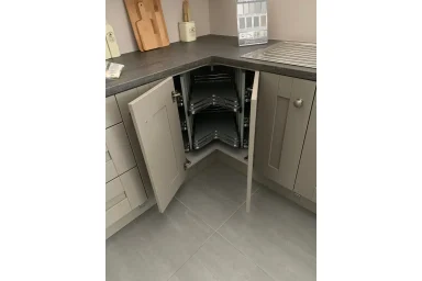 Click Buckingham kitchen in Stone Grey, fitted room view (alternative view)