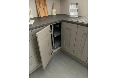 Click Buckingham kitchen in Stone Grey, fitted room view (alternative view)